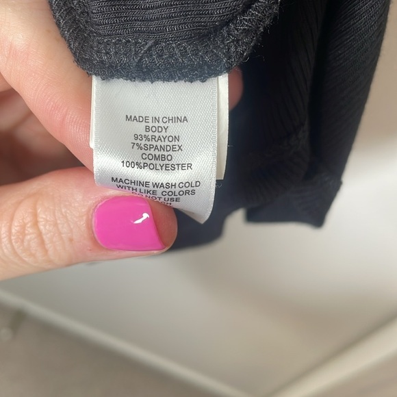 1.STATE Women's Flutter Short Sleeve V-Neck Knit Top - Picture 6 of 10